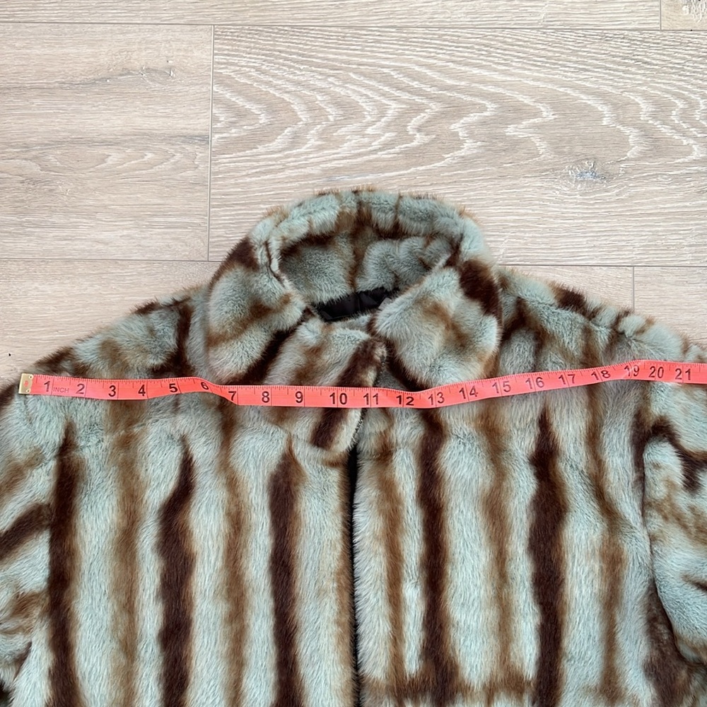 LEIA FAUX FUR JACKET by Love Token - Picture 10 of 11